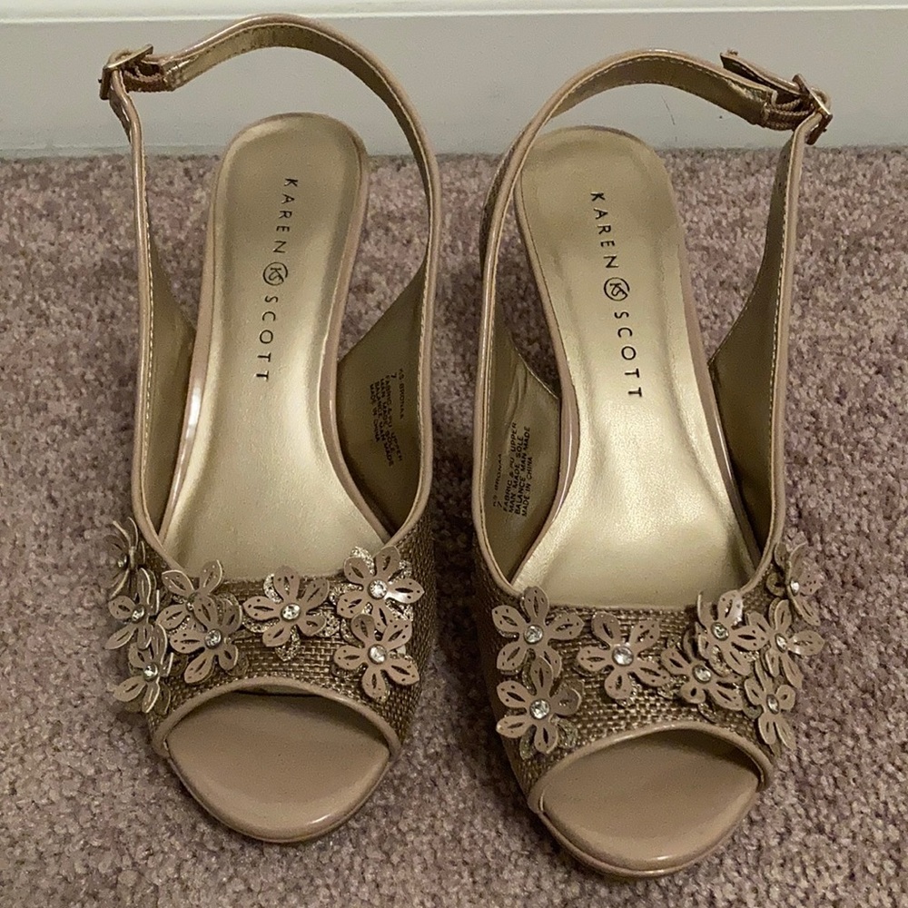 Nude/light taupe Karen Scott heels size 7 women’s